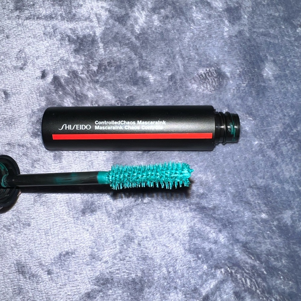 Shiseido - Picture 2 of 2